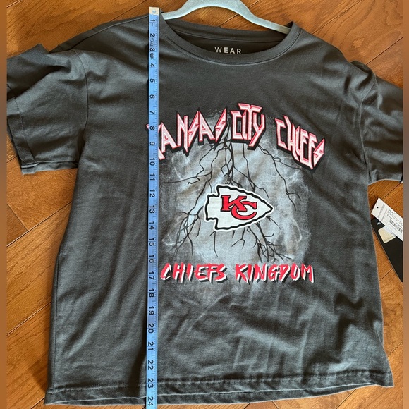 NWT WEAR by Erin Andrews Chiefs women’s boyfriend tshirt - Picture 8 of 8